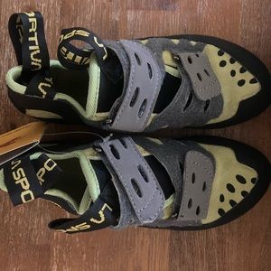 La sportiva climbing shoes sz6